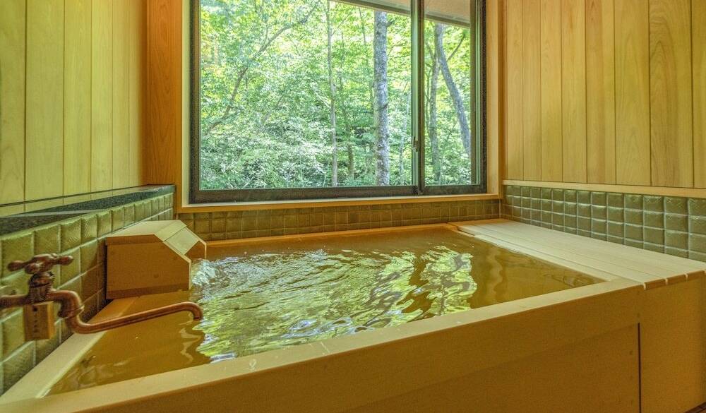 客室風呂一例／内風呂タイプ / 2