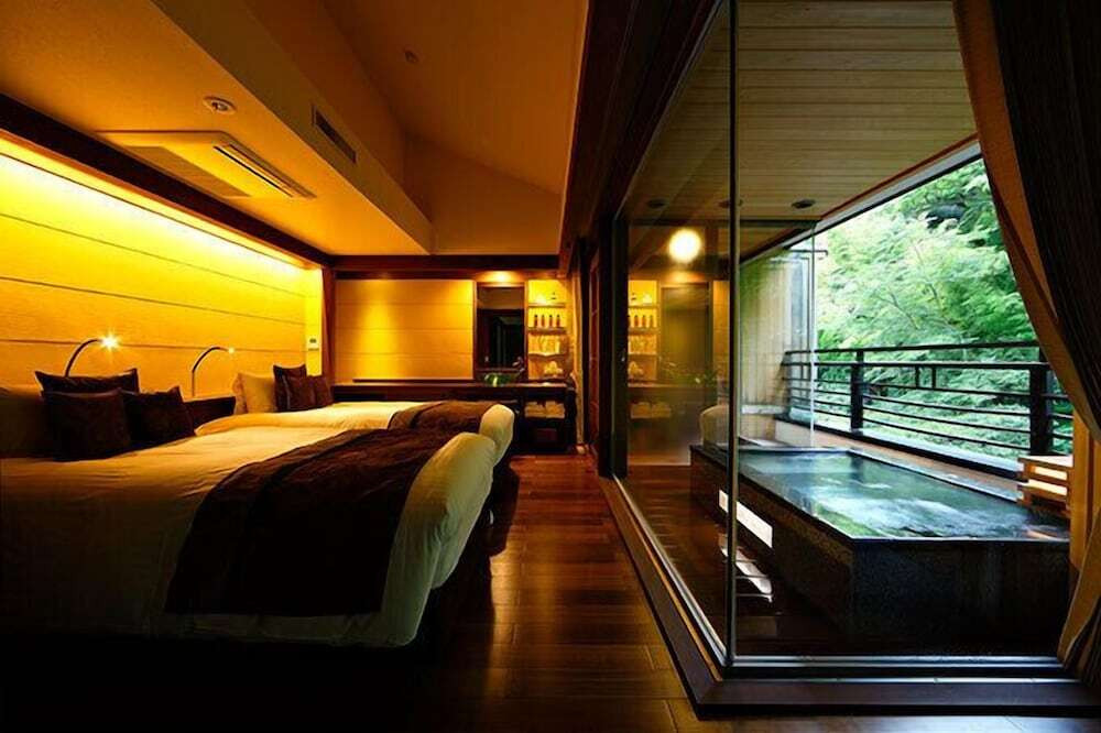 特別フロア六花 露天風呂付き竹林側和洋室 歩(1)