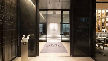 内部エントランス / 2