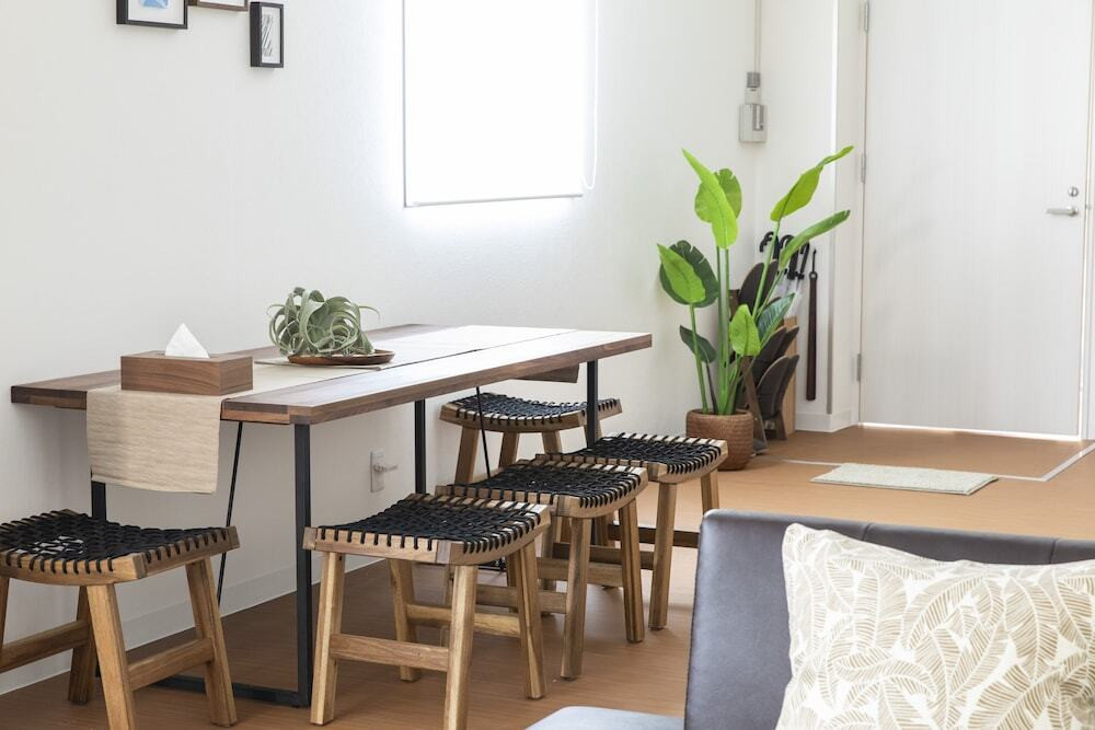 客室内のダイニングエリア