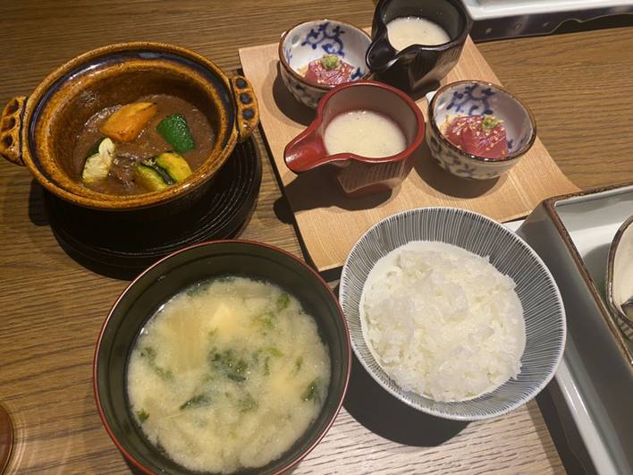 丁寧につくられた
味わい深い和の朝食 / 2