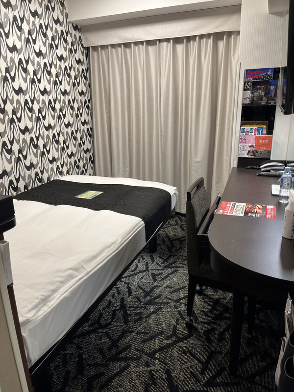 狭いけど綺麗な客室