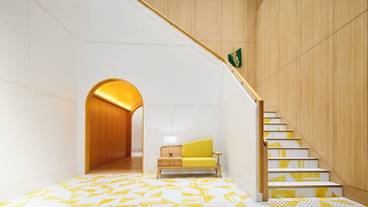 内部エントランス / 2