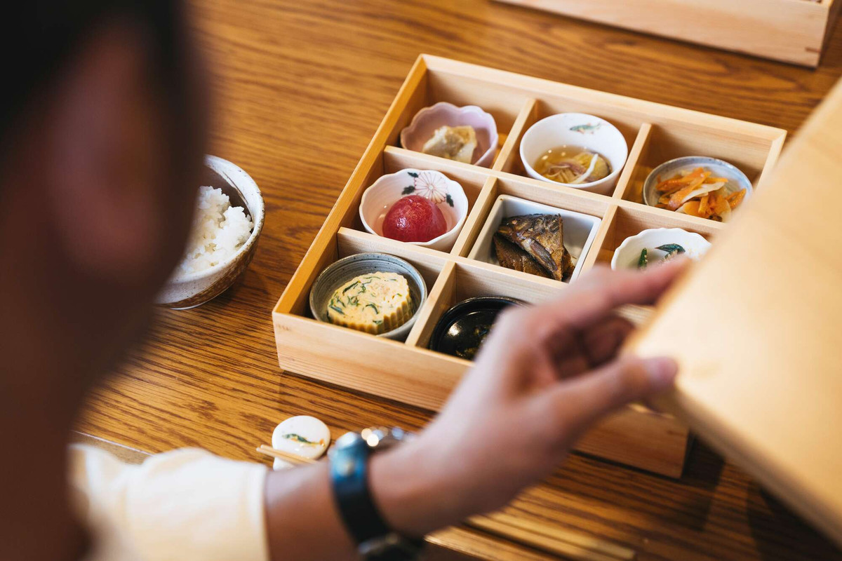 松花堂スタイルの朝食