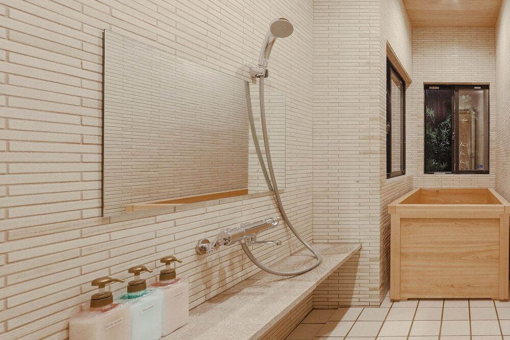 バスルームのシャワー