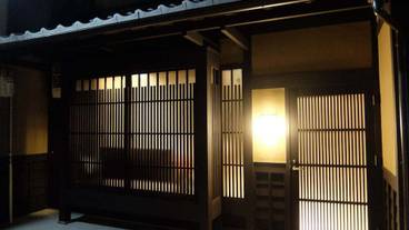 施設の入り口 / 14