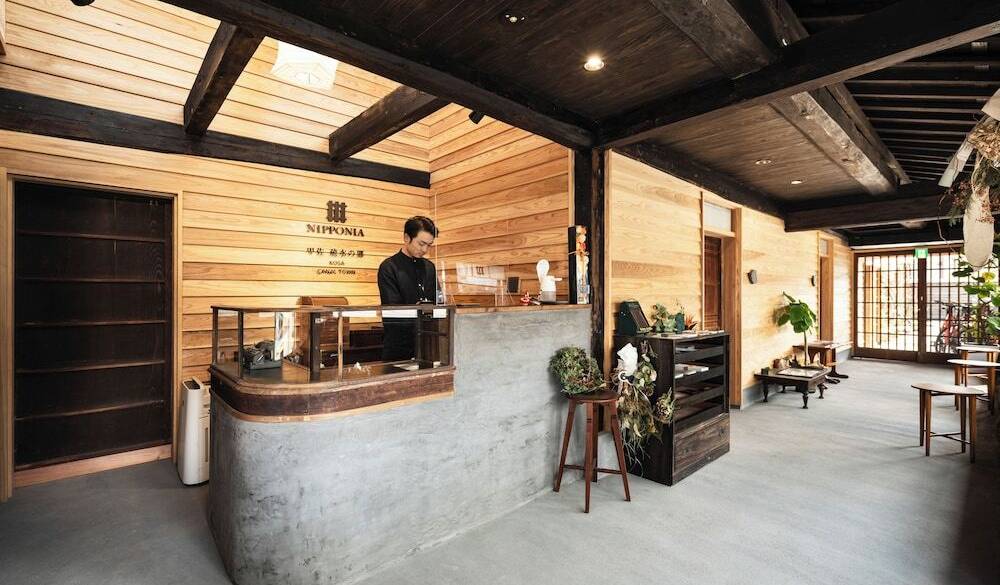 たばこ店時代のカウンター / 3