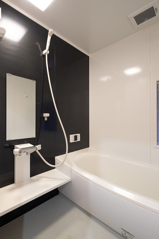 バスルームのシャワー