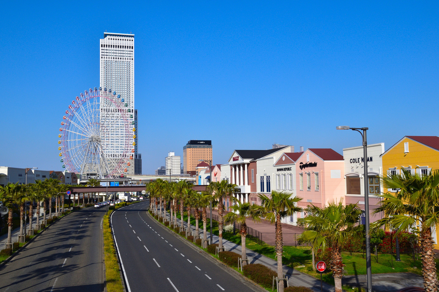 送迎バスを利用して宿泊前後にショッピングもできちゃう4233893