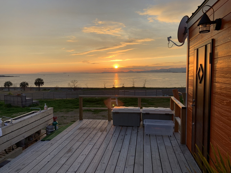 敷地内から見た夕日②