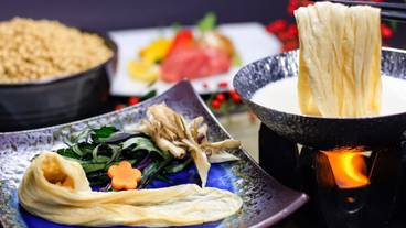 旅館のお食事処 / 4