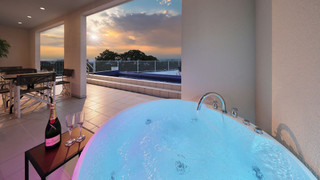 Room K-Fantastic VIP Suite Pool & Spa-