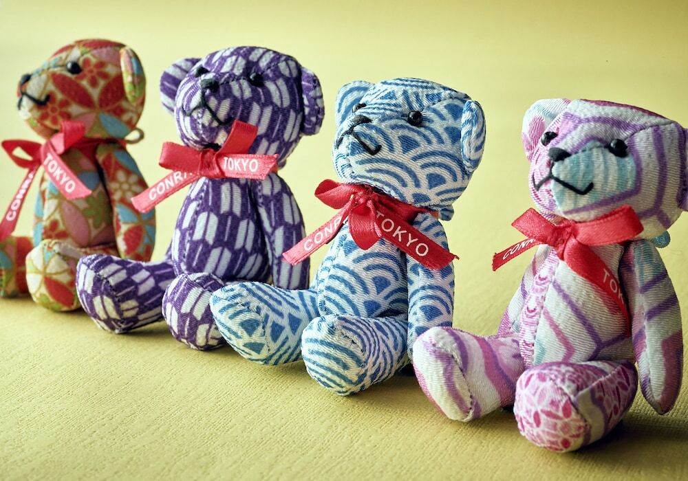 昼と夜で違った顔を見せる芸術的なプール3980432