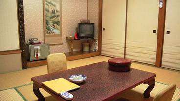 客室内のダイニングエリア / 18