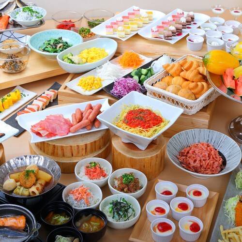 ご当地メニューも楽しみ
元気が出る朝食 / 2