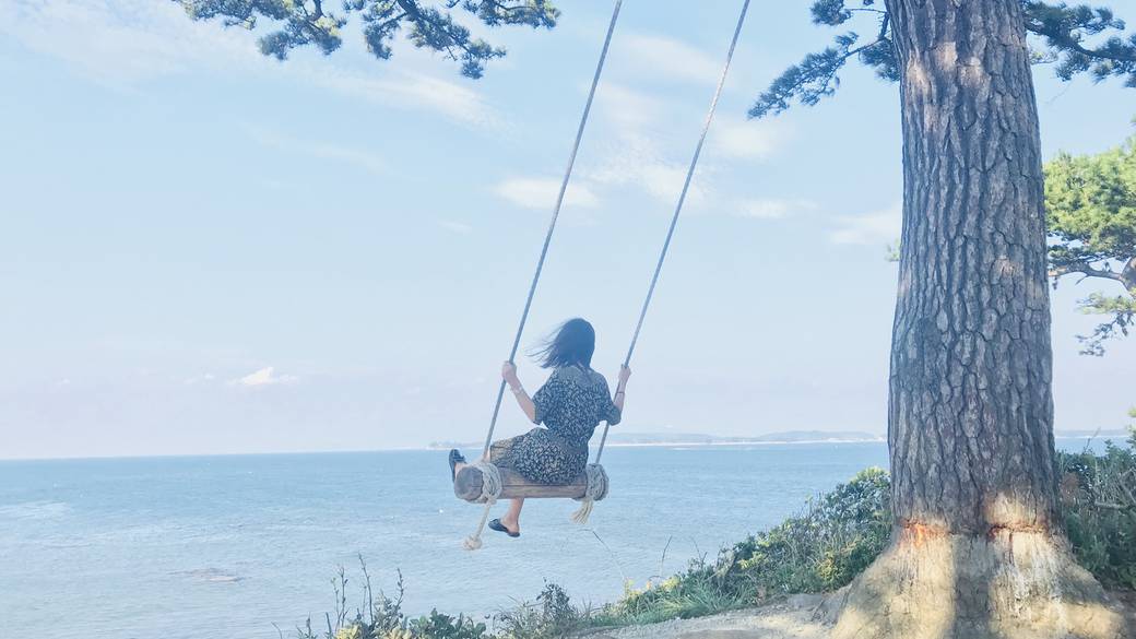 島東部の「ハイジのブランコ」 / 1
