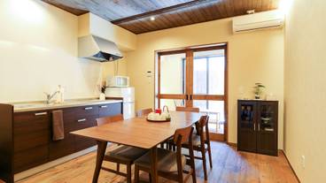 客室内のダイニングエリア / 4