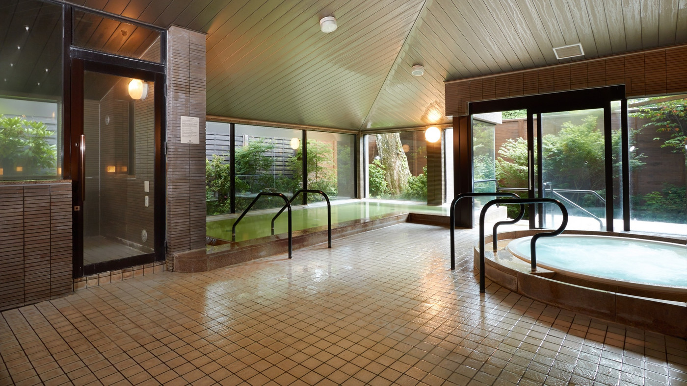 森に包まれるホテルのフレンチは、お箸でいただけるリラックススタイル3420895