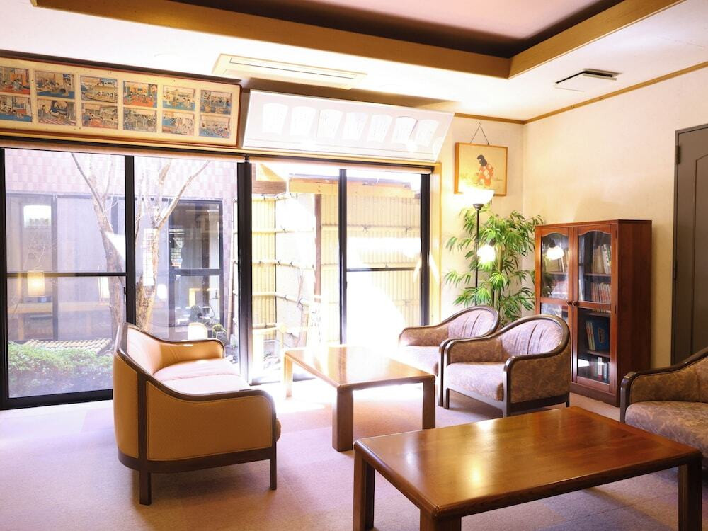 ロビーラウンジ