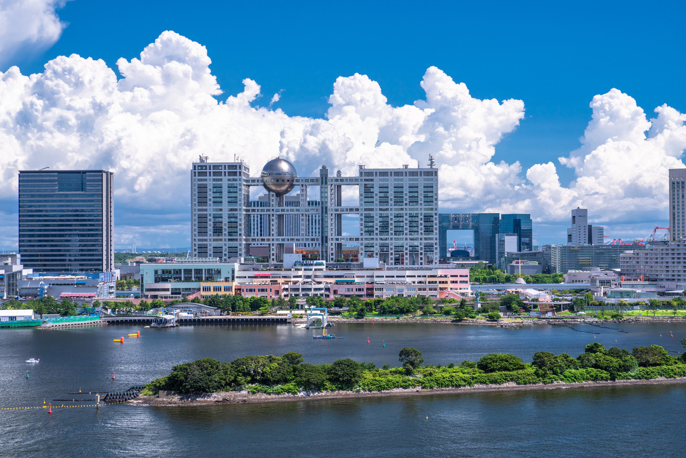 《東京都》夏空のお台場・夏の東京ベイエリア