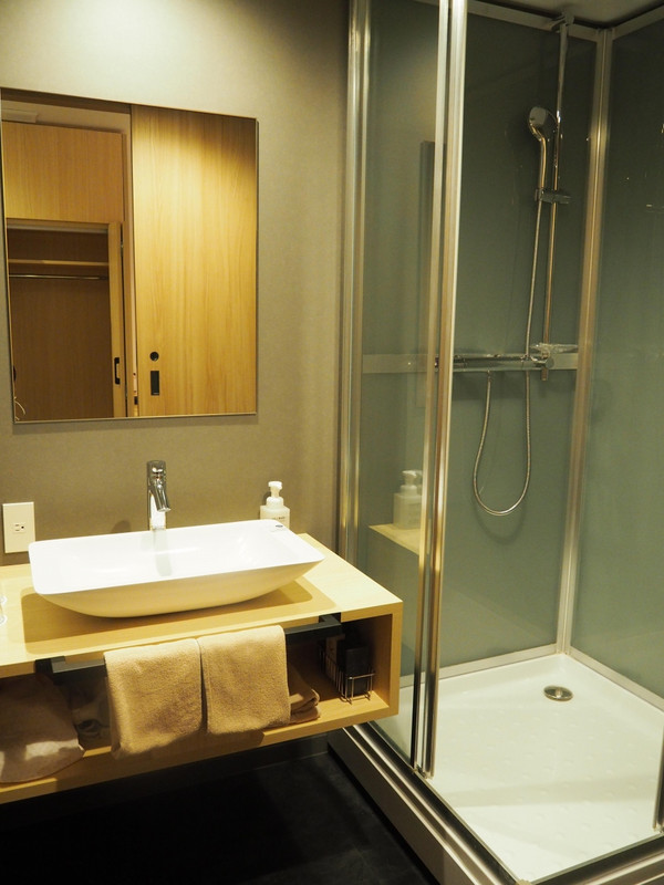 トイレは別で、左側に独立してあります。