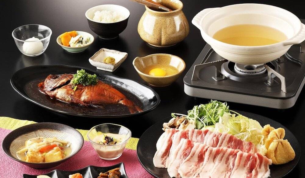 大正ロマン溢れる
レストランで夕食を / 3