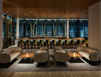 ラウンジやスカイプールからの景色にもうっとり3578393