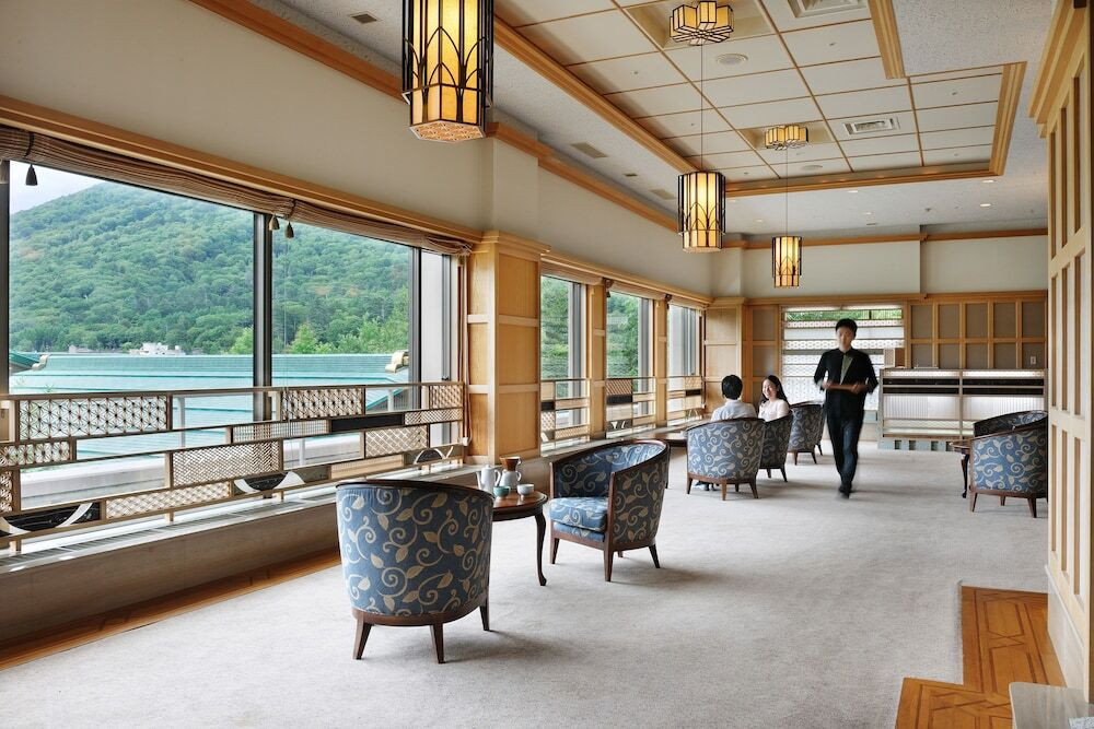 ロビーラウンジ