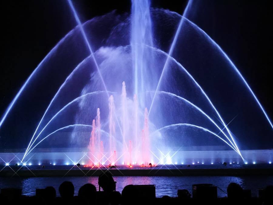 富士山の麓で非日常体験。噴水ショーや温泉巡りも見逃せない4259850