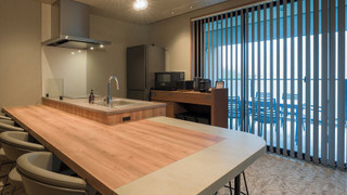 [E] バンクベッド (2クイーン + 2シングル) / ペット不可 6名定員 禁煙