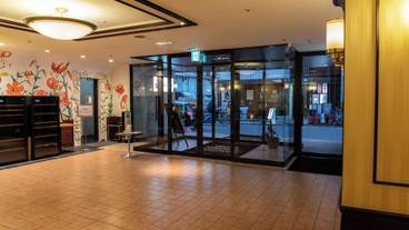 内部エントランス / 2