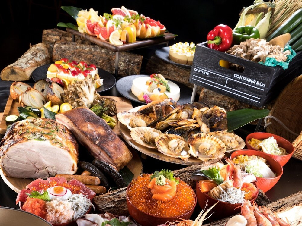 朝からワイン片手に約140種類のビュッフェメニューを4769499