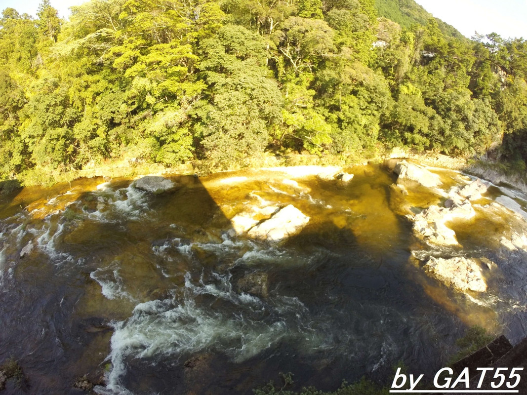 部屋から眺める宇連川