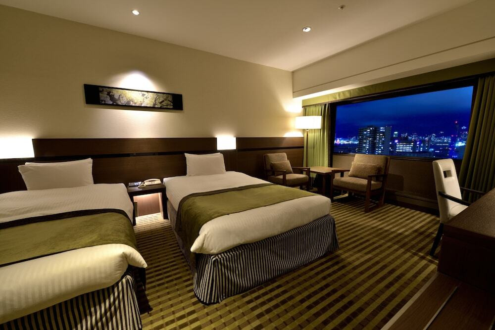 ムード抜群の雰囲気に包まれて、非日常空間へ3907676