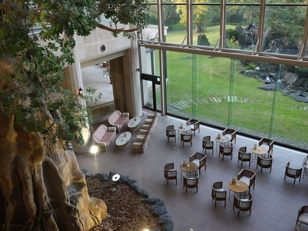 ロビーラウンジ