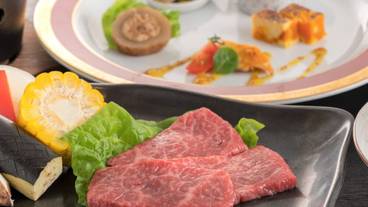 食事・飲み物 / 12