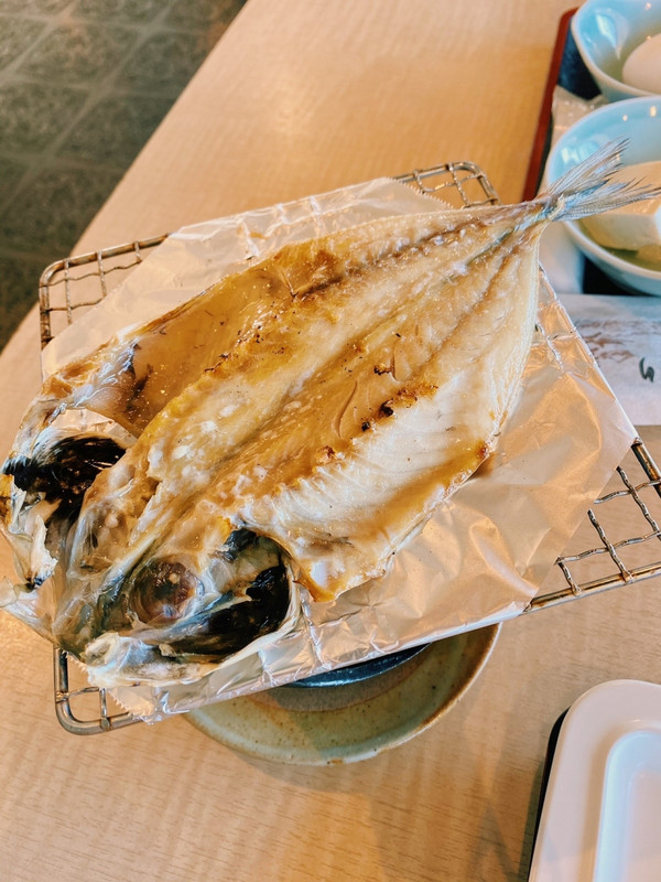 朝食のバイキングにあった鯵の開き。