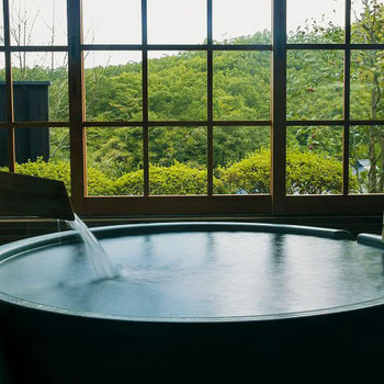 田園風景の中にあるモダンな温泉旅館4004712