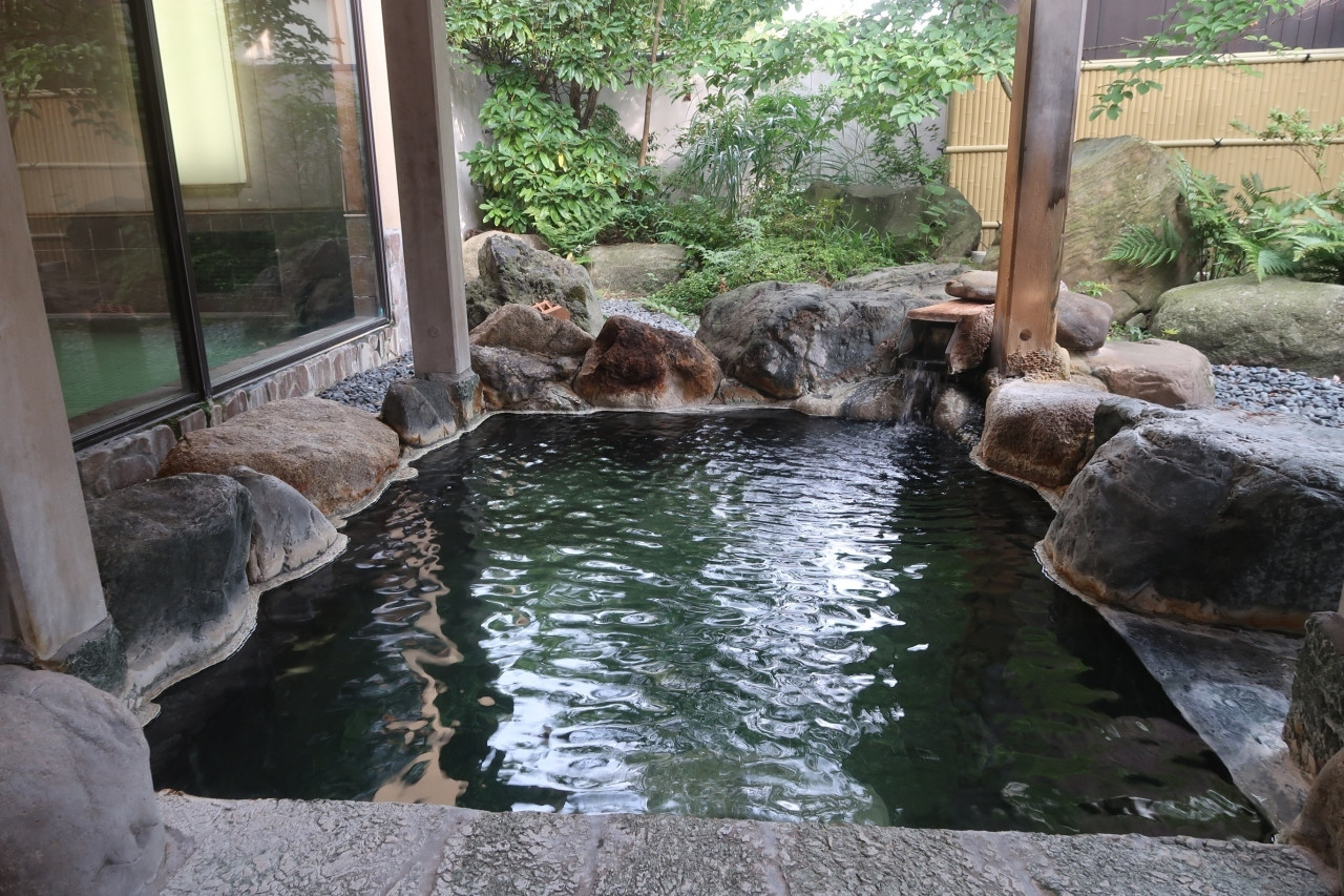 日本海の新鮮魚介類と新潟の地酒を満喫できる宿4244725