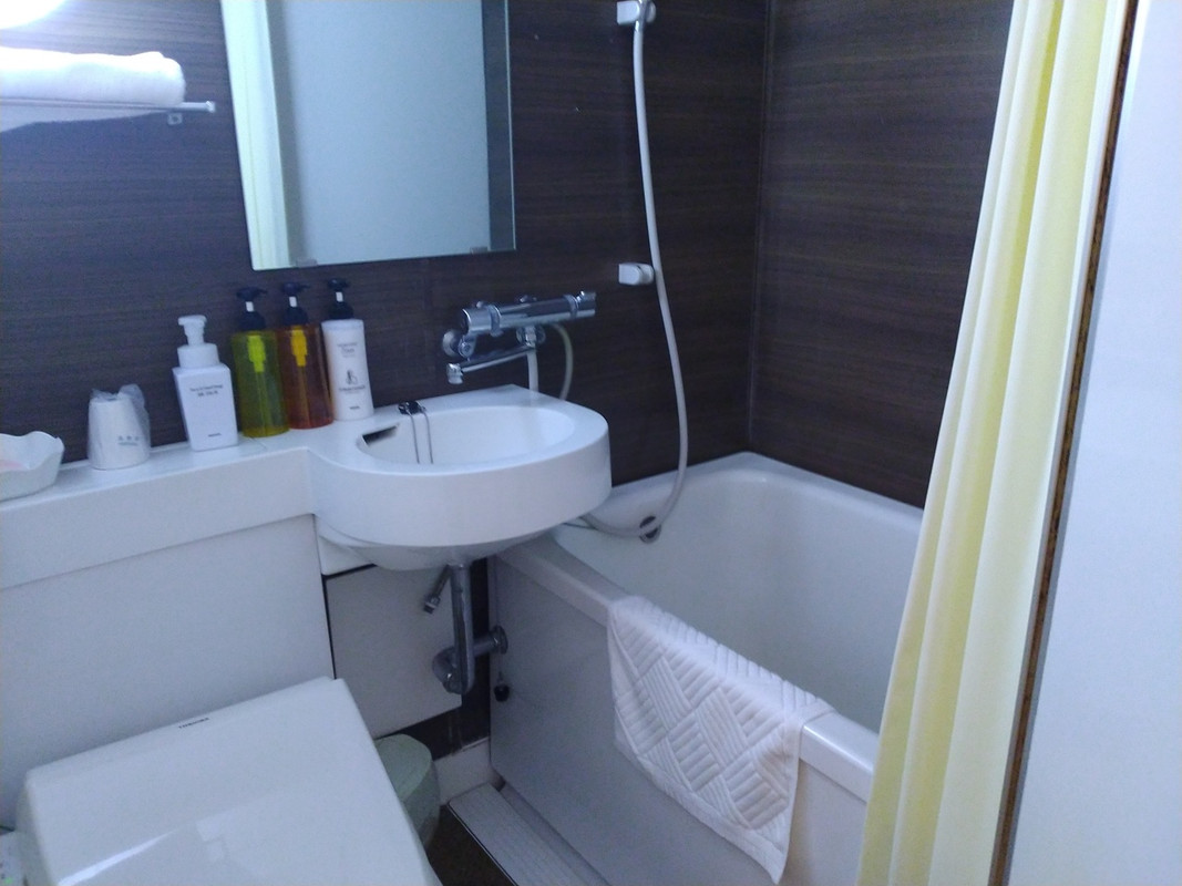 バス、トイレ。お湯の出方には問題なし。