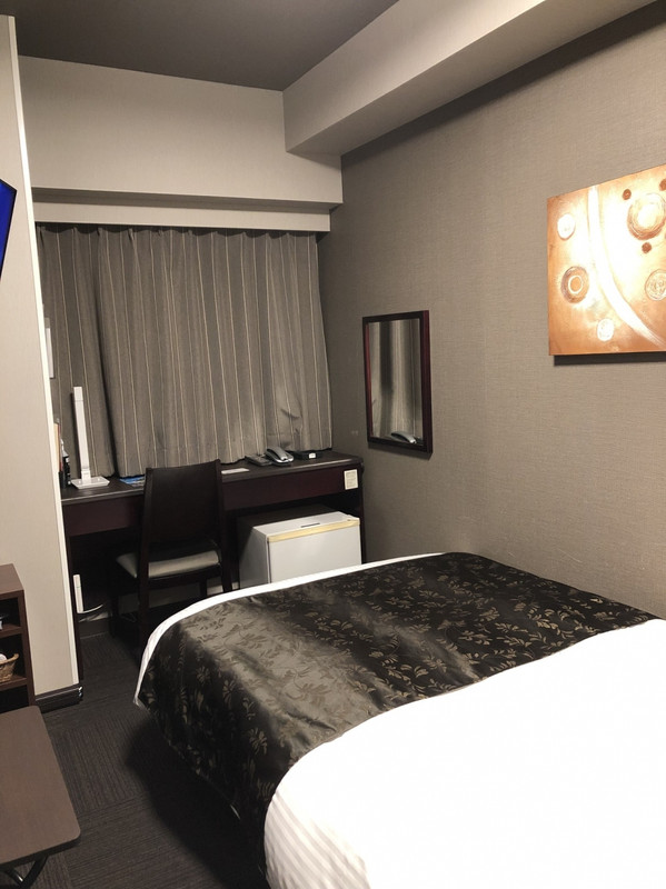 3階の某室…部屋は少し狭いけれど、極端に狭いわけではない