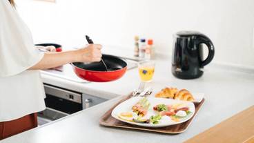 客室内のダイニングエリア / 18