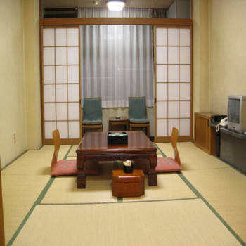 心を尽くしたおもてなしと四季折々の食事が自慢の静かなお宿2381889