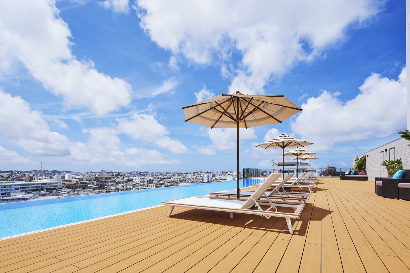 インフィニティプールから那覇を一望！3398267