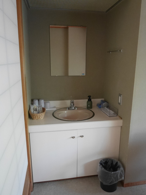 床の間の横に洗面所