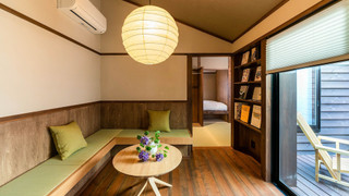 デラックス ルーム ベッド (複数台) エンスイート コートヤードビュー