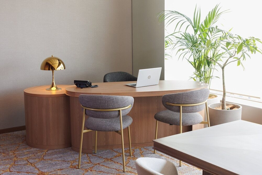 コンシェルジュデスク