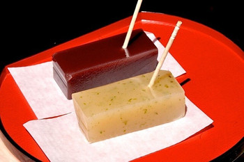 「中村屋羊羹店」料理 988084 海苔羊羹、本練羊羹（1片100円）