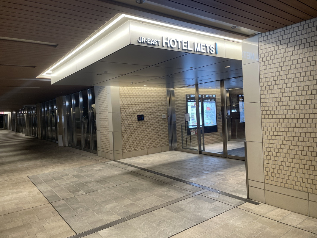 横浜駅きた西口から歩行者デッキを歩いた時の入口