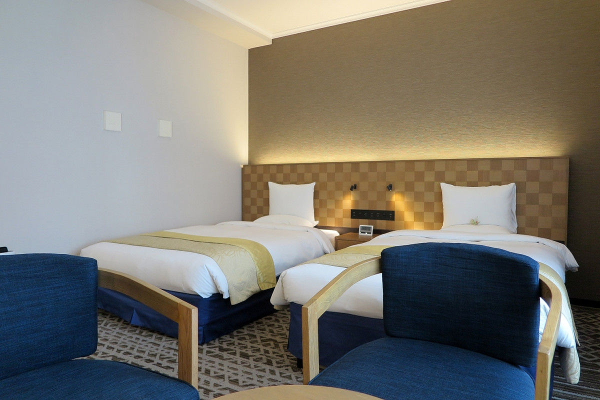 広さ28平米、シンプルで上品なデザイン